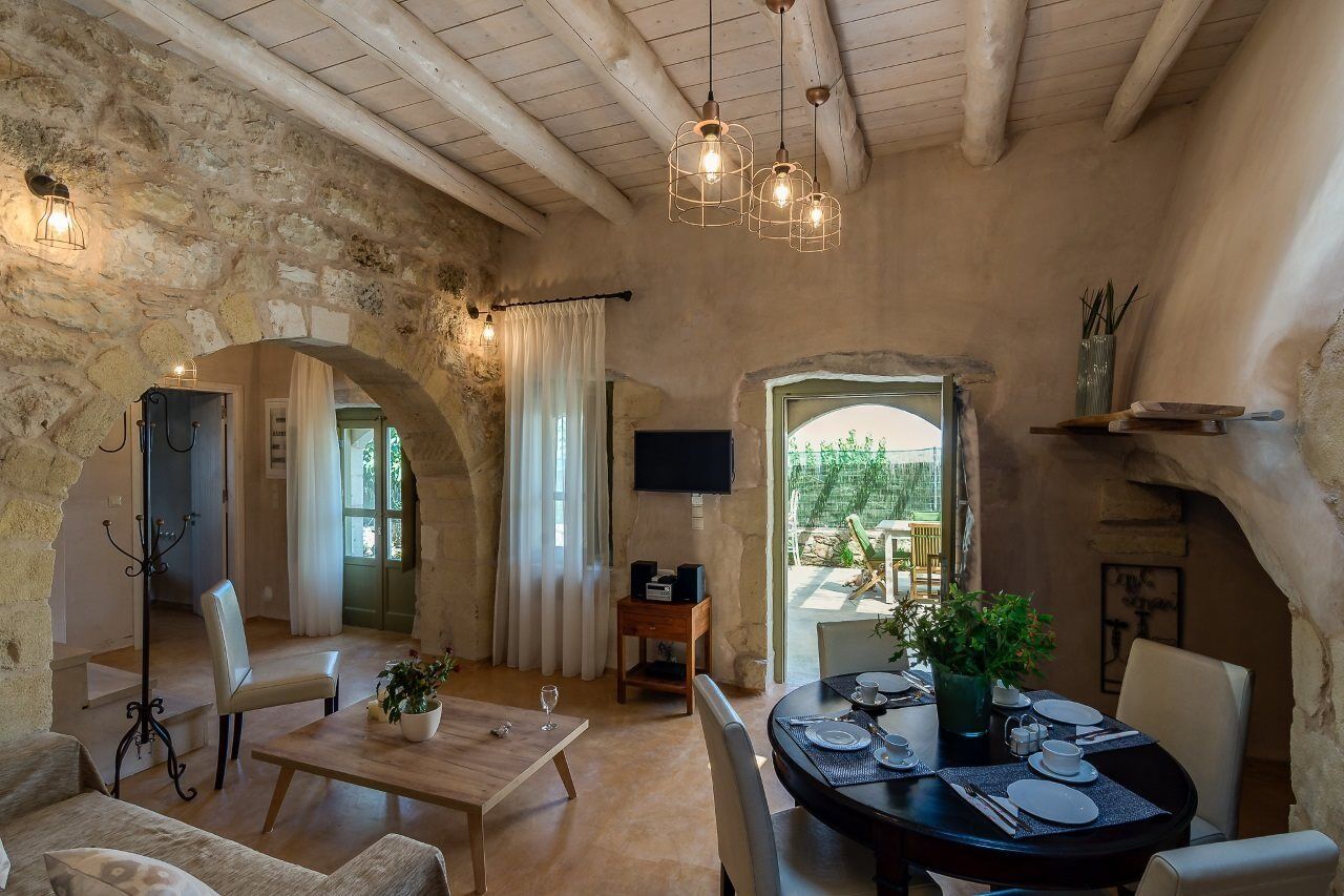 Traditional Stonebuilt Villa Leonanto, Only 5 Km From A Sandy Beach Kastellos Exterior photo
